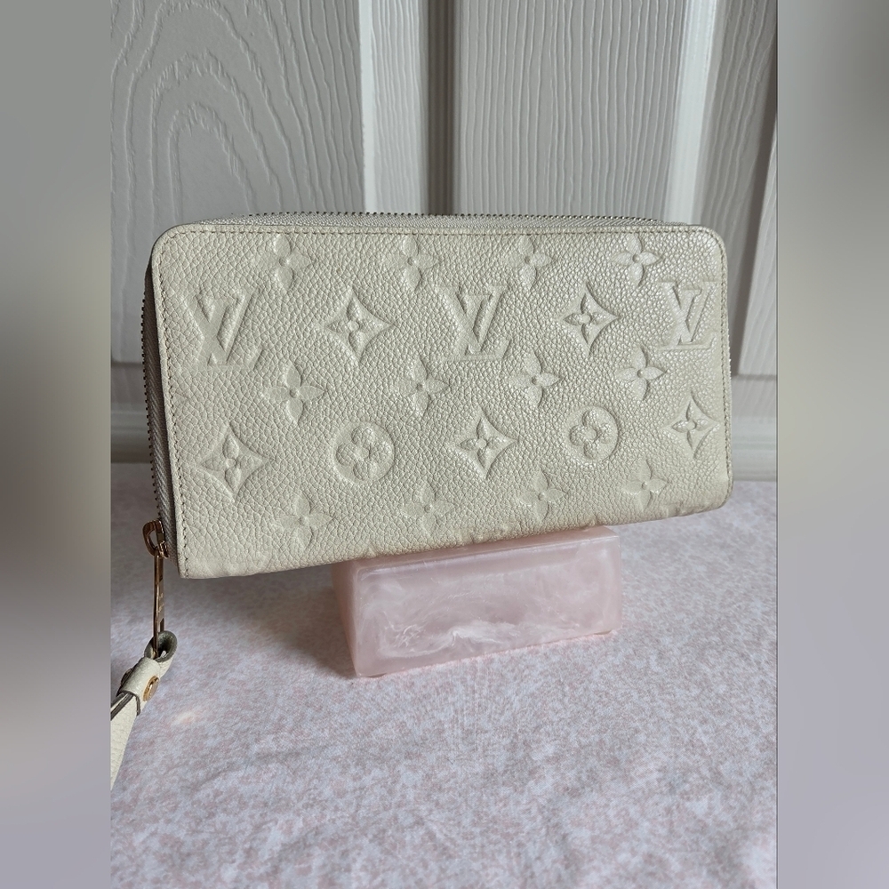 Louis Vuitton Secret Long Wallet – Monogram Empreinte Ivory Leather Authentic - Picture 4 of 6